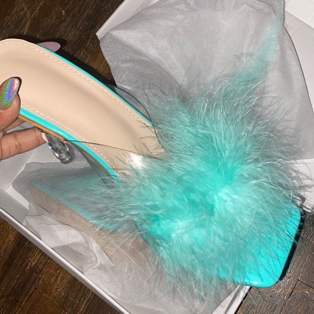 Fur glass heel shoes